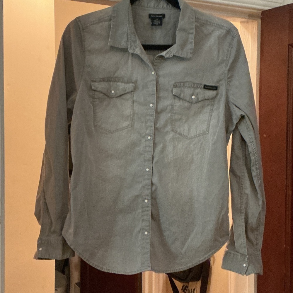 Women’s Calvin Klein Jeans Gray Snap-Up Shirt
